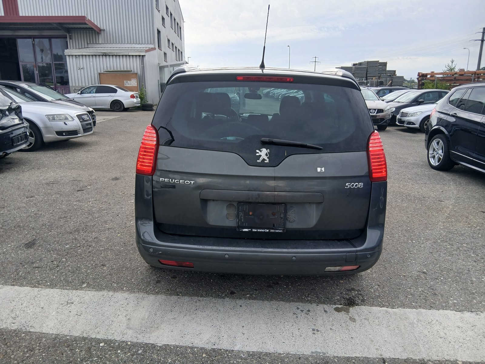 PEUGEOT 5008 1.6 16V T Active, Essence, Occasion / Utilisé, Manuelle - 6