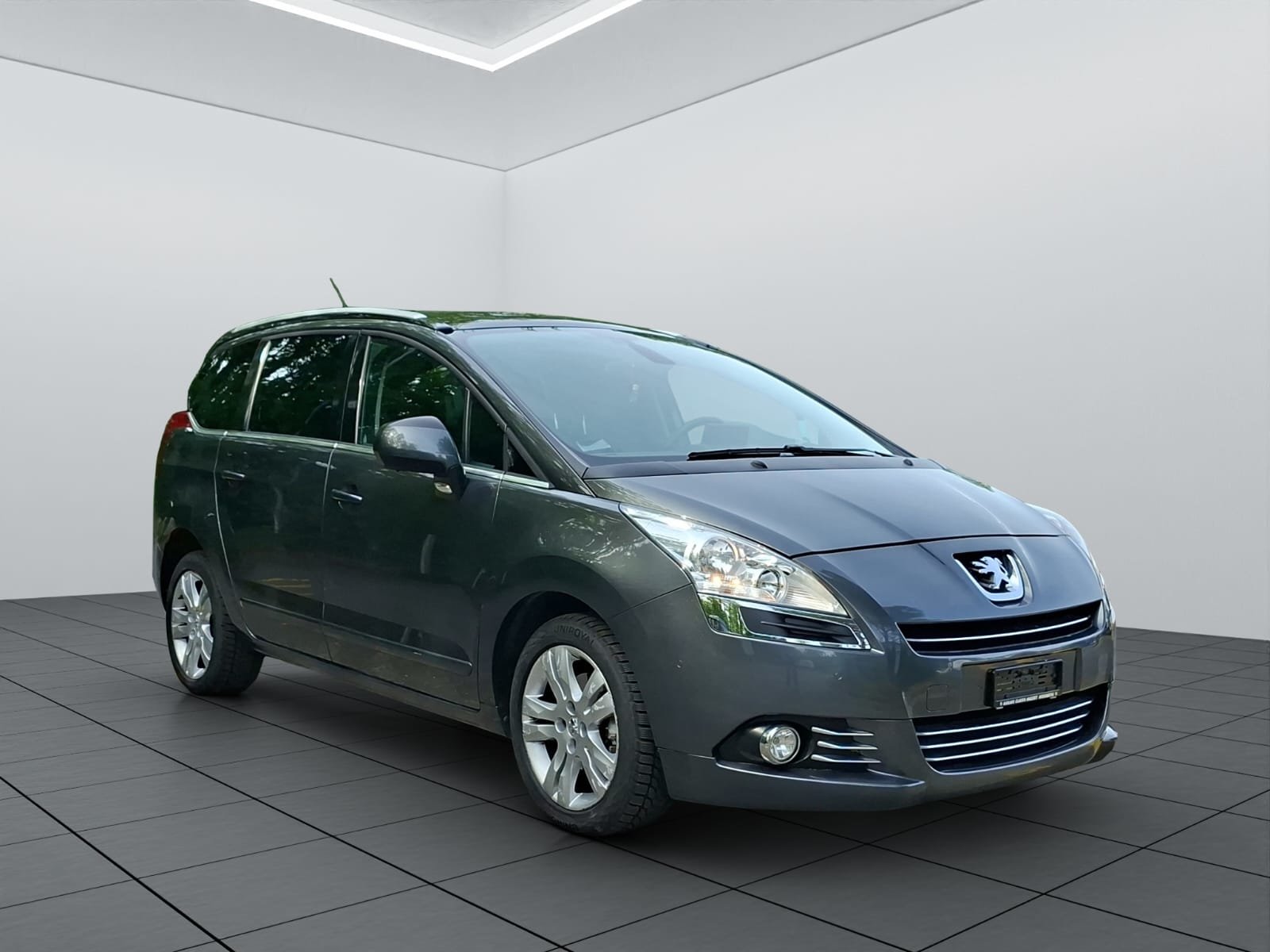 PEUGEOT 5008 1.6 16V T Allure Automatic, Petrol, Second hand / Used, Automatic - 3