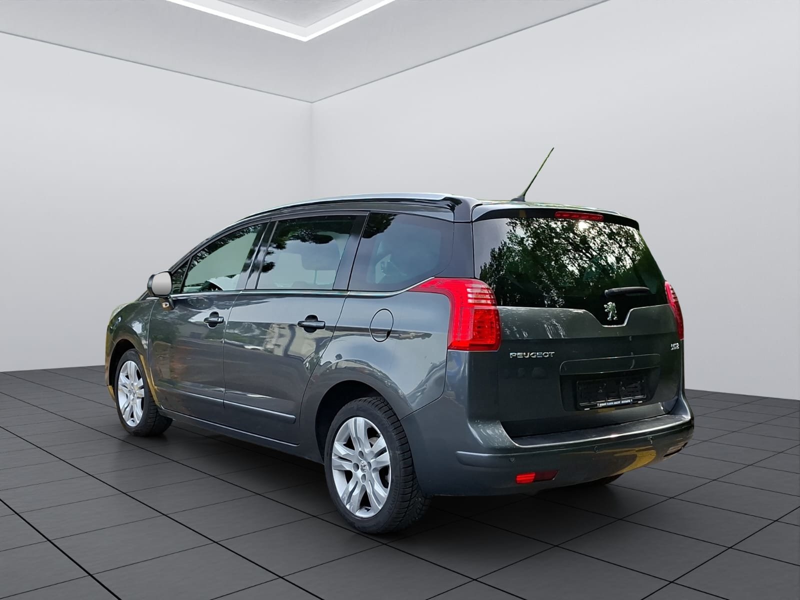 PEUGEOT 5008 1.6 16V T Allure Automatic, Petrol, Second hand / Used, Automatic - 5