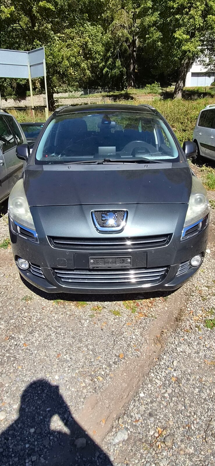 PEUGEOT 5008 1.6 16V T Sport