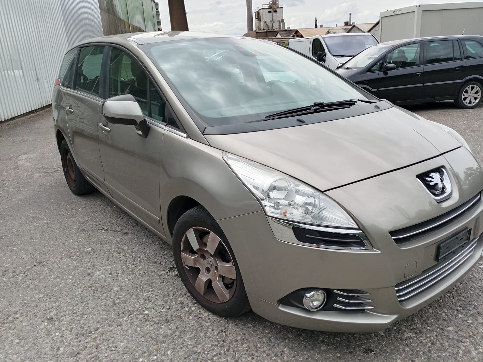 PEUGEOT 5008 1.6 16V T Active, Petrol, Second hand / Used, Manual - 2