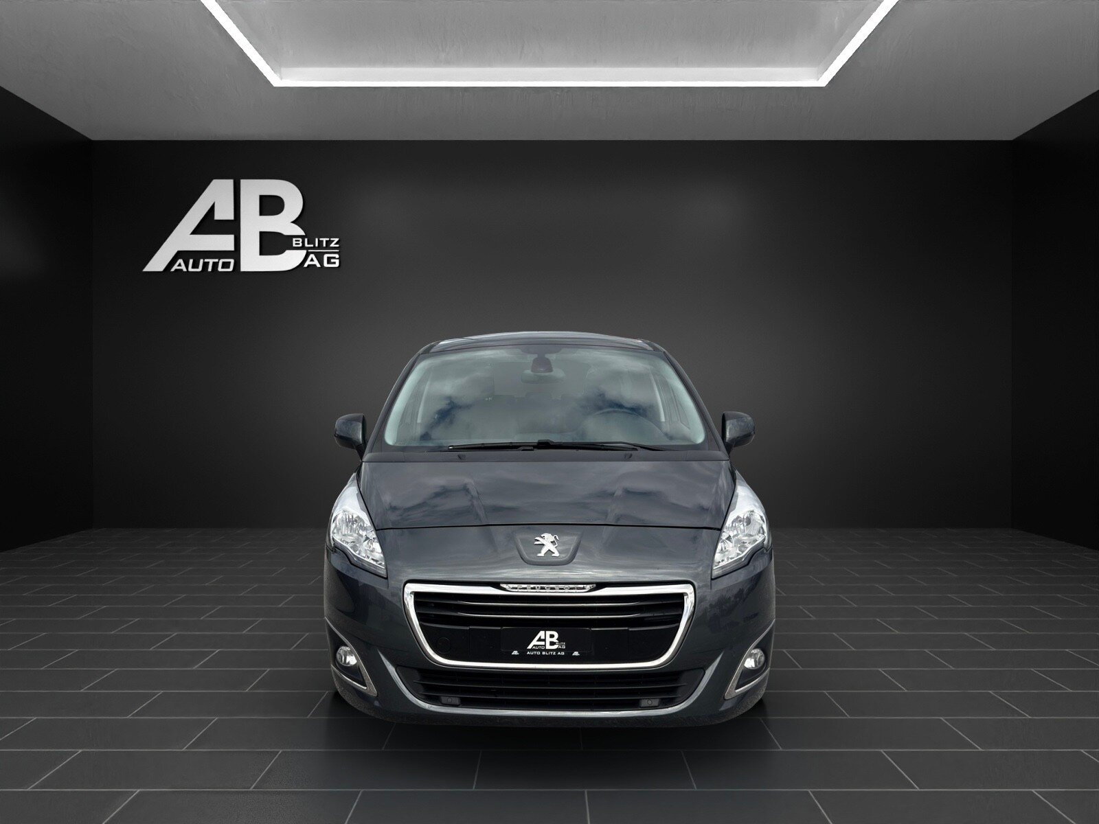 PEUGEOT 5008 2.0 BlueHDI Business Line mit 150 PS * 7-Plätz