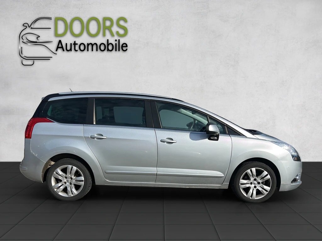 PEUGEOT 5008 1.6 16V T Sport Pack, Petrol, Second hand / Used, Manual - 7