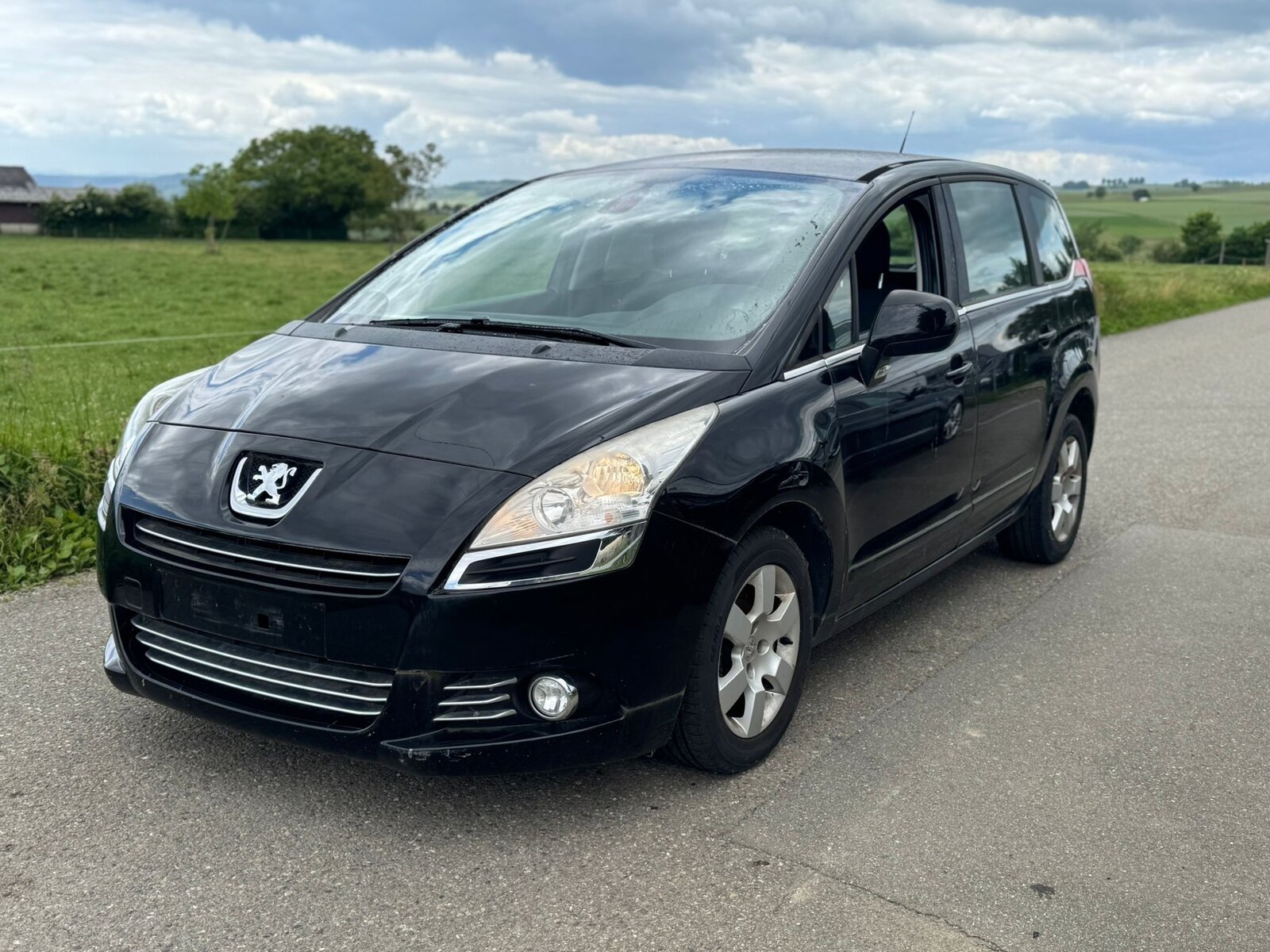 PEUGEOT 5008 1.6 16V T Family