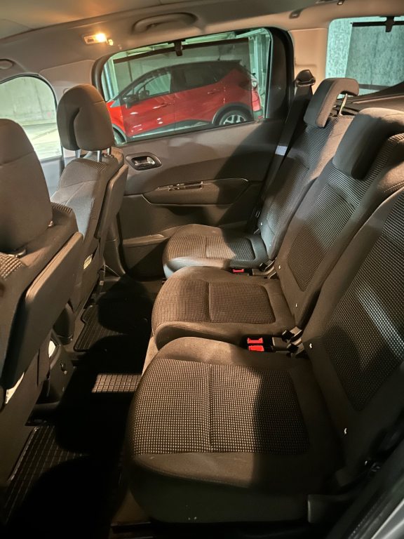 PEUGEOT 5008 1.6 HDi 112 SP Business Line, Diesel, Second hand / Used, Automatic - 4