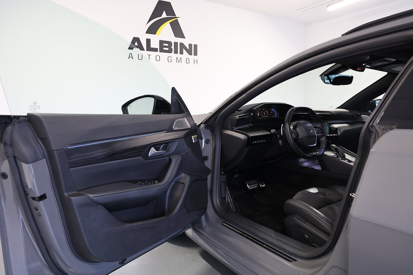 PEUGEOT 508 SW Hybrid4 360 e Sport Engineered, Plug-in-Hybrid Petrol/Electric, Second hand / Used, Automatic - 5