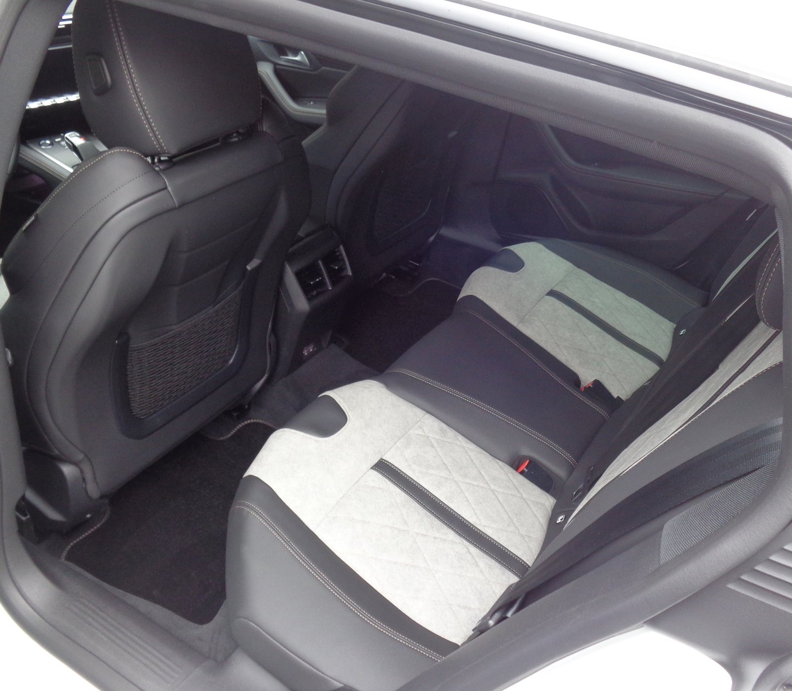 PEUGEOT 508 SW 1.6 Plug-in Hybrid GT Pack, Hybride Rechargeable Essence/Électricité, Voiture de démonstration, Automatique - 7