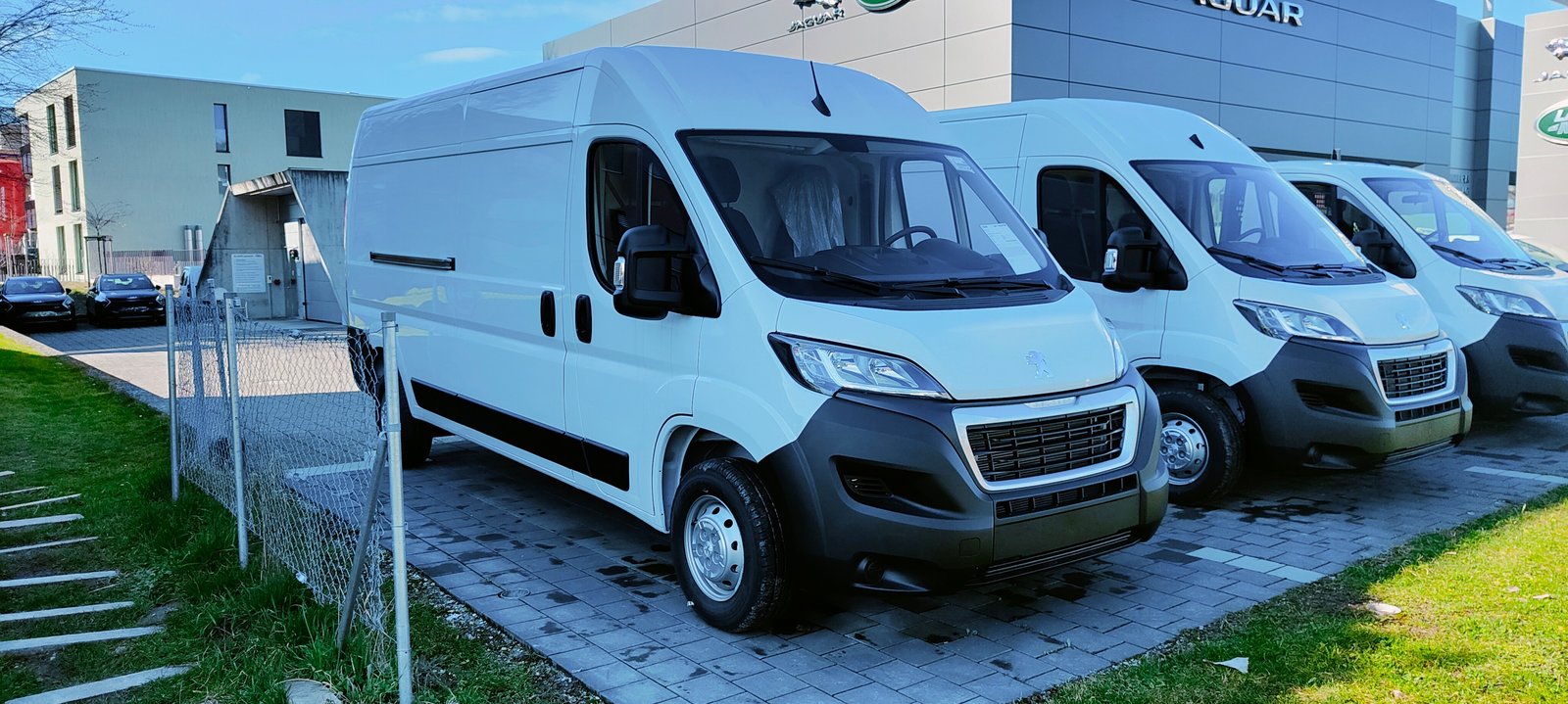 PEUGEOT Boxer 2.2 HDI 335 L3H2