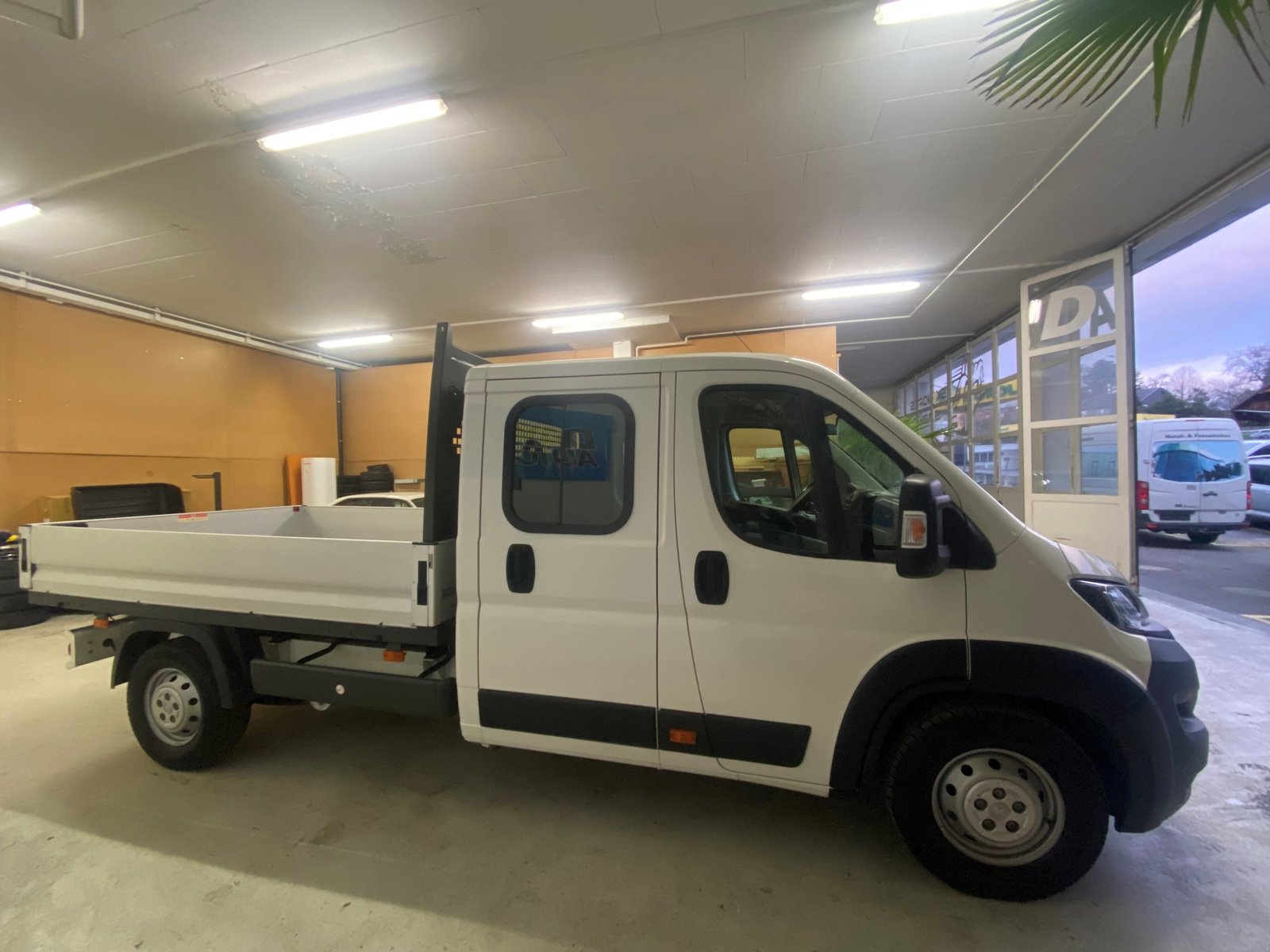 PEUGEOT Boxer 2.2 HDI Heavy 165 Doppelkabine Brücke L3, Diesel, Voiture nouvelle, Manuelle - 5