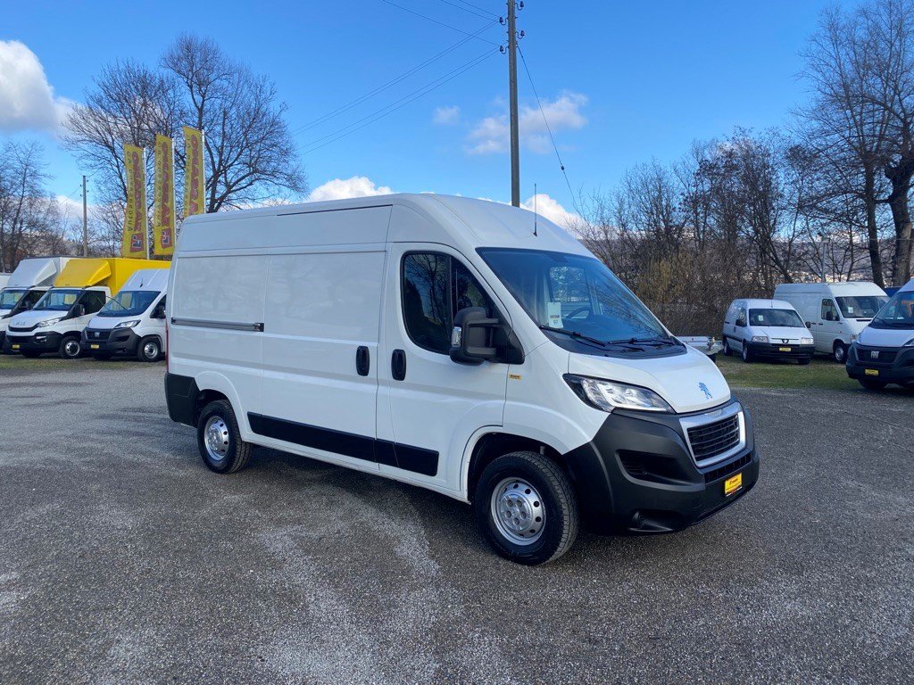 PEUGEOT BOXER 2.0 HDI 163 PS und 2 Schiebetüren