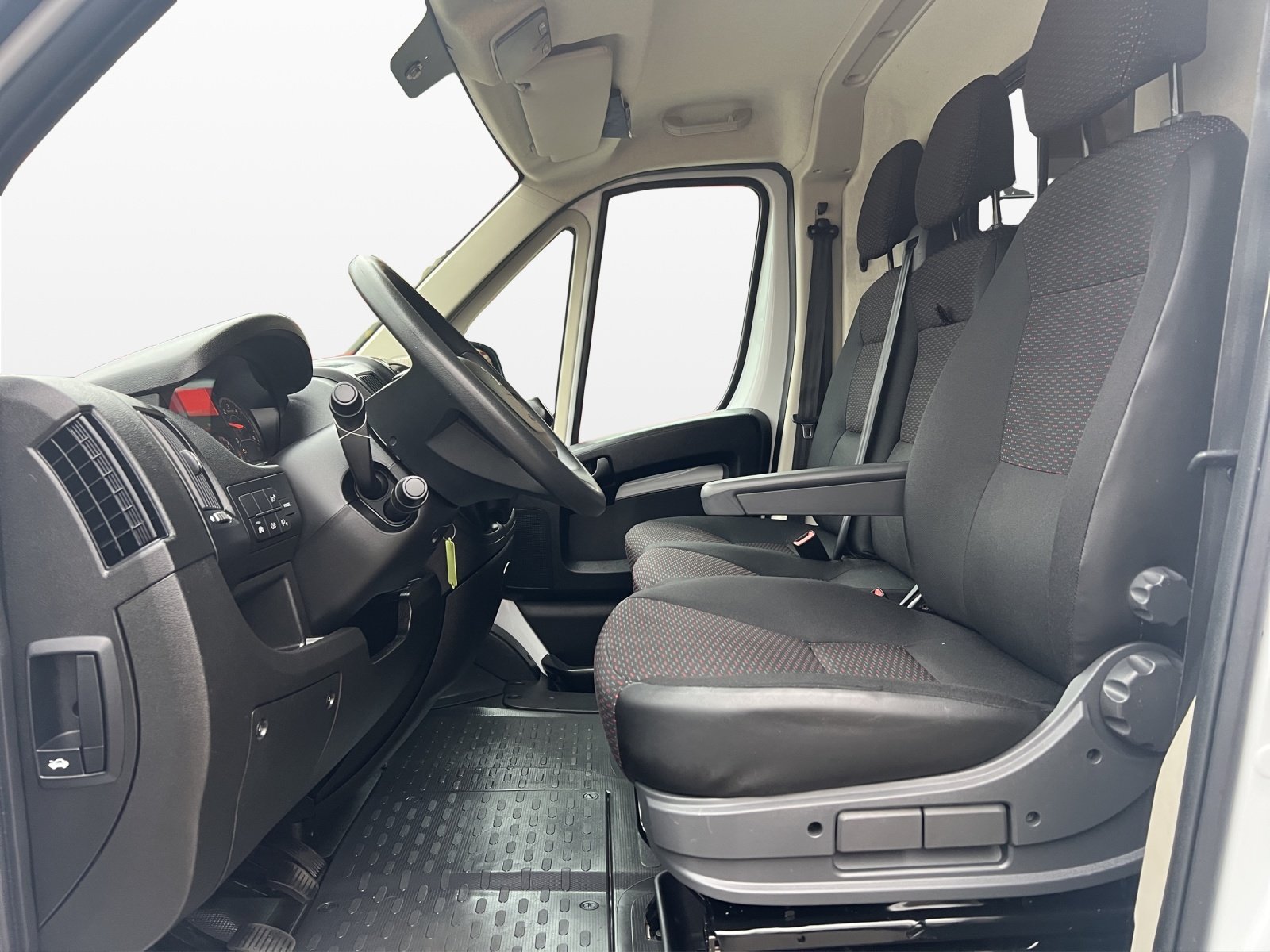 PEUGEOT Boxer 2.2 HDI 335 Premium L2H2, Diesel, Occasion / Utilisé, Manuelle - 7