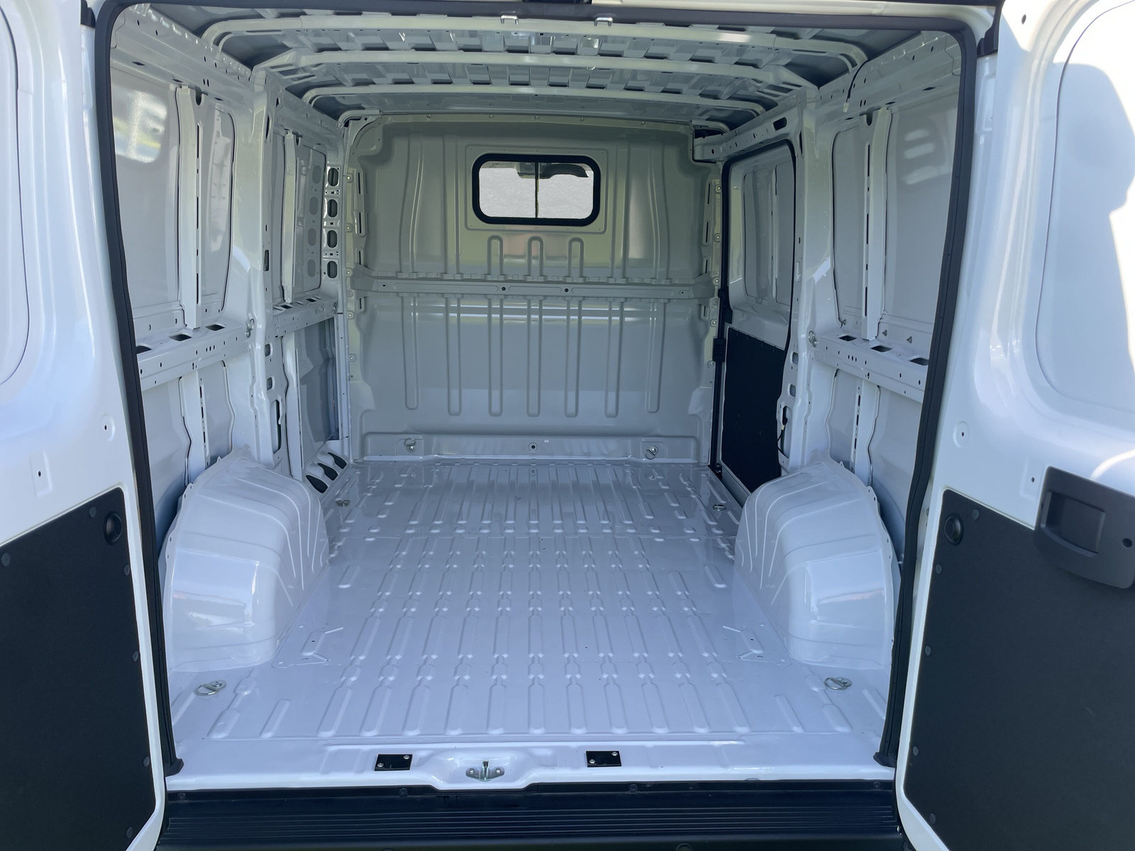 PEUGEOT Boxer Kaw. 330 L1H1 2.2 BlueHD, Diesel, Occasion / Gebraucht, Handschaltung - 6