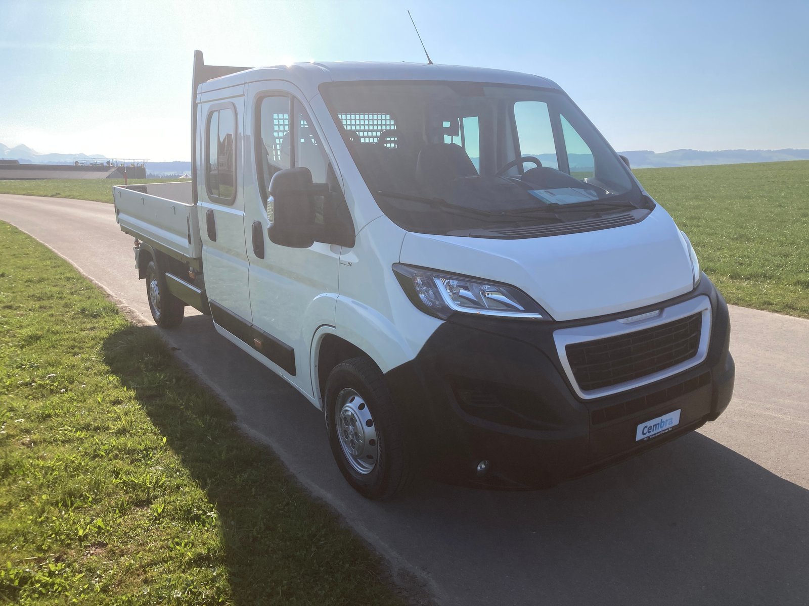 PEUGEOT Boxer 2.2 BlueHDI Doppelkabine mit Anhängerkupplung, Diesel, Second hand / Used, Manual - 2