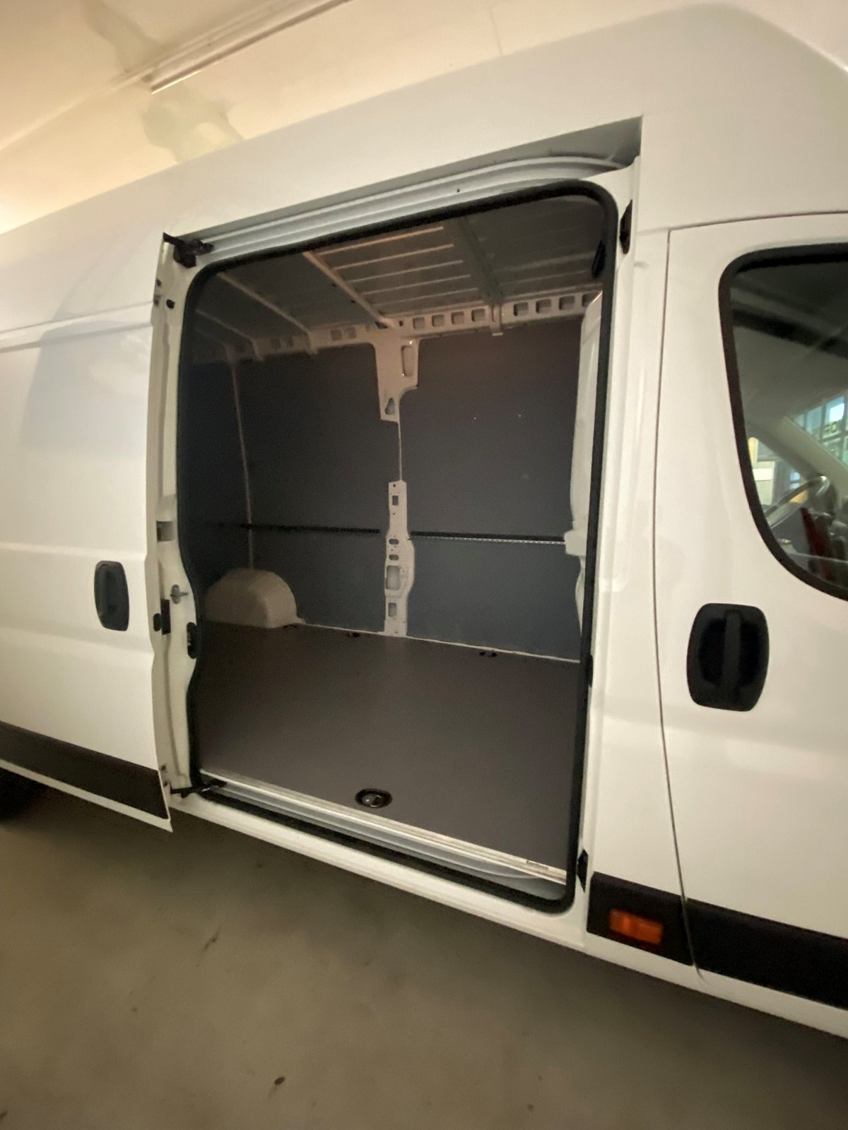 PEUGEOT Boxer 2.2 HDI 435 Premium L4H3, Diesel, Second hand / Used, Manual - 7