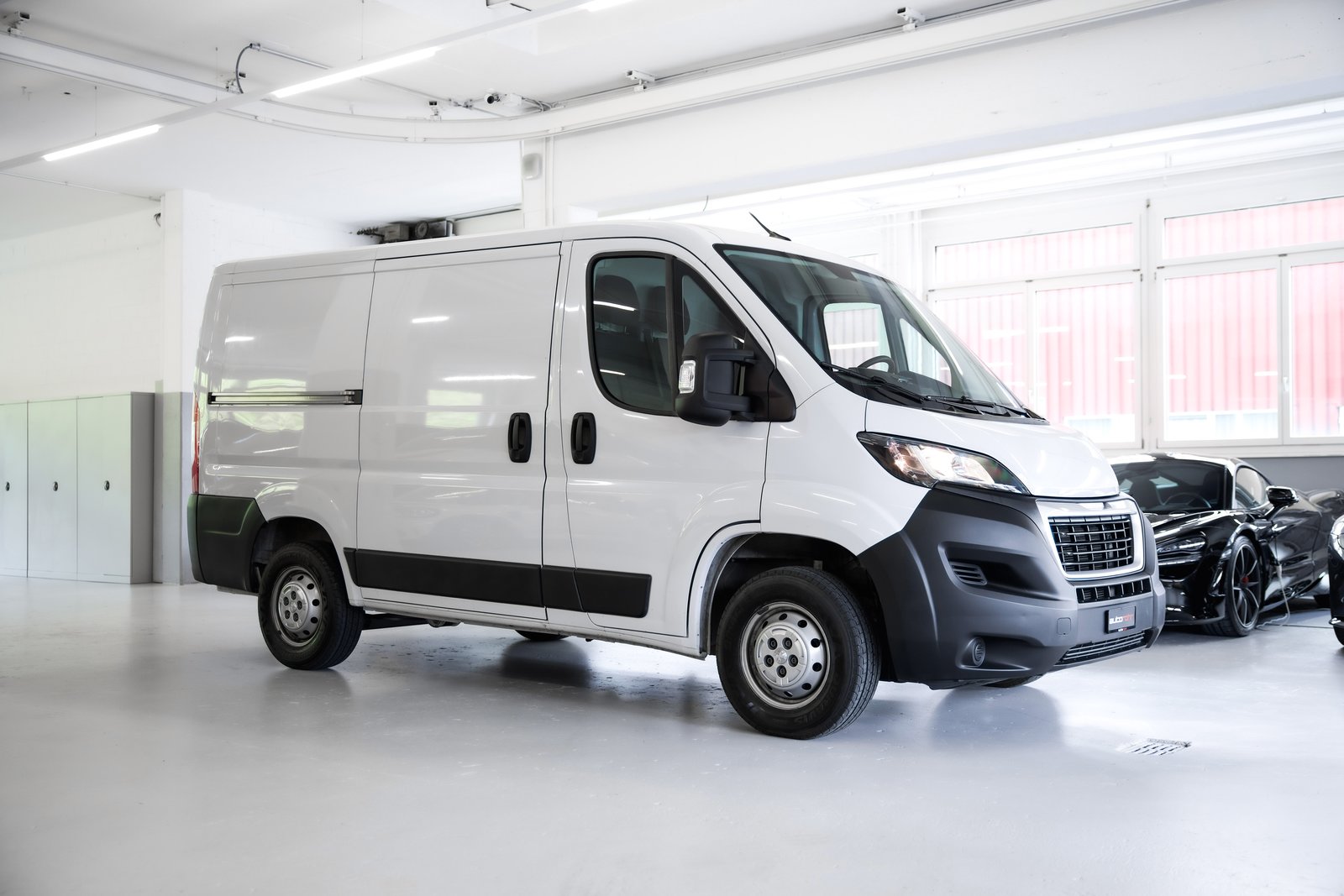 PEUGEOT Boxer 330 L1H1 2.2 BlueHDI 120 Premium S/S