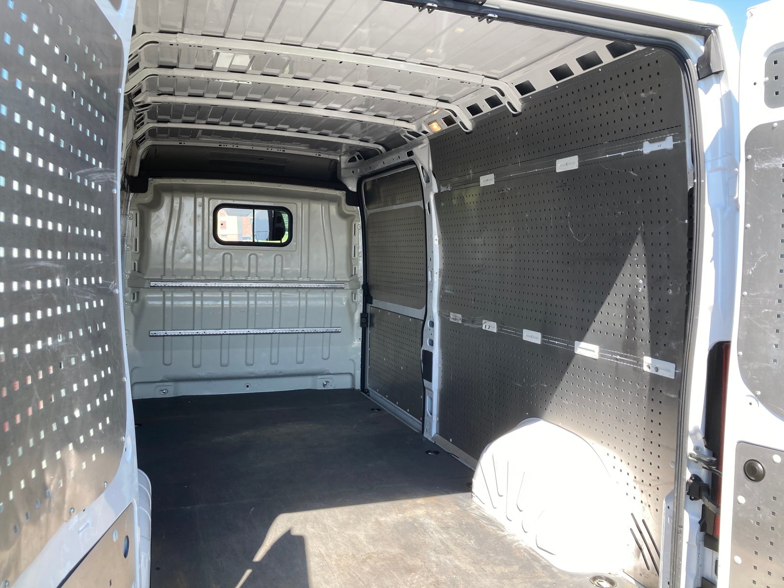 PEUGEOT Boxer 2.2 HDI 335 Premium L3H2 mit Anhängerkupplung, Diesel, Occasion / Gebraucht, Handschaltung - 7