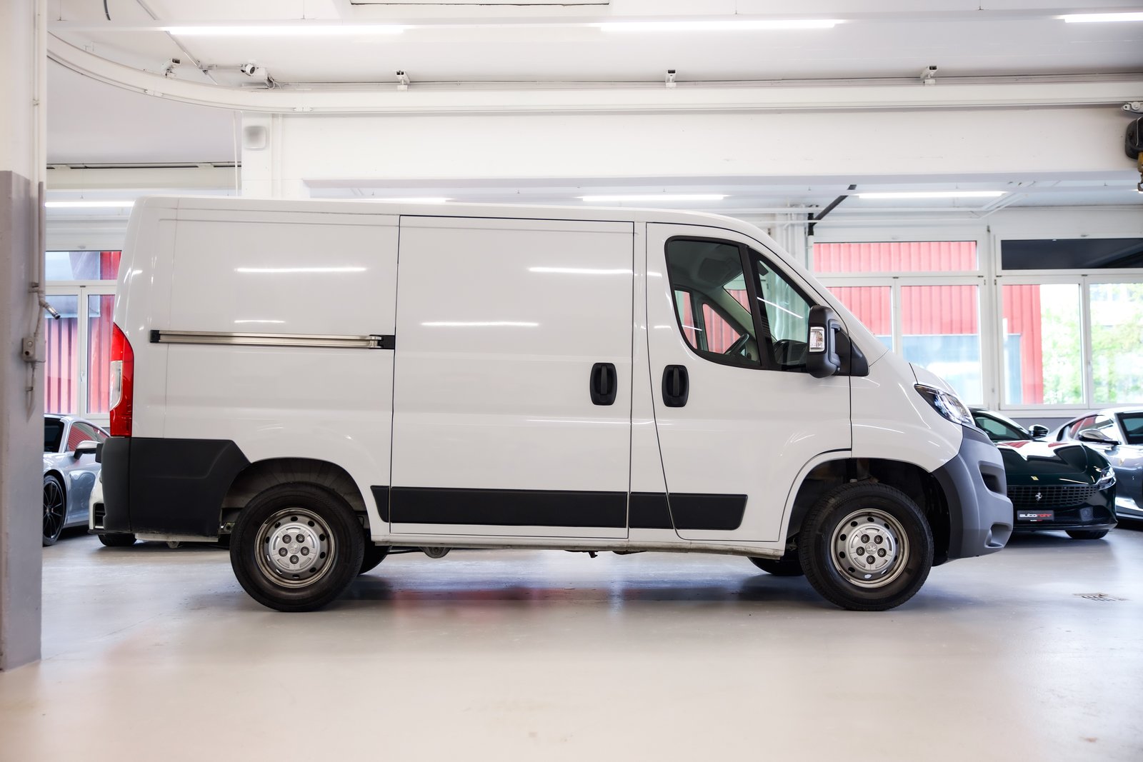 PEUGEOT Boxer 330 L1H1 2.2 BlueHDi 120 S/S, Diesel, Second hand / Used, Manual - 4