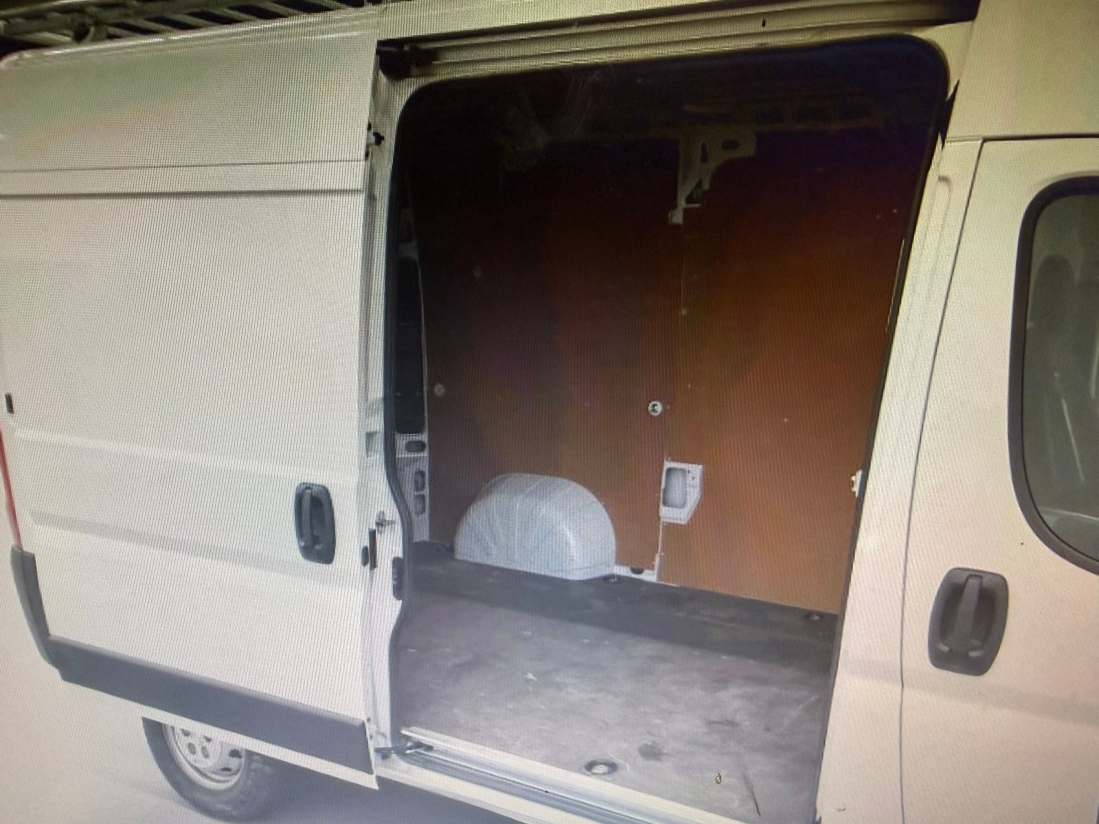 PEUGEOT Boxer 2.2 HDI 335 L2H2, Diesel, Occasion / Utilisé, Manuelle - 4
