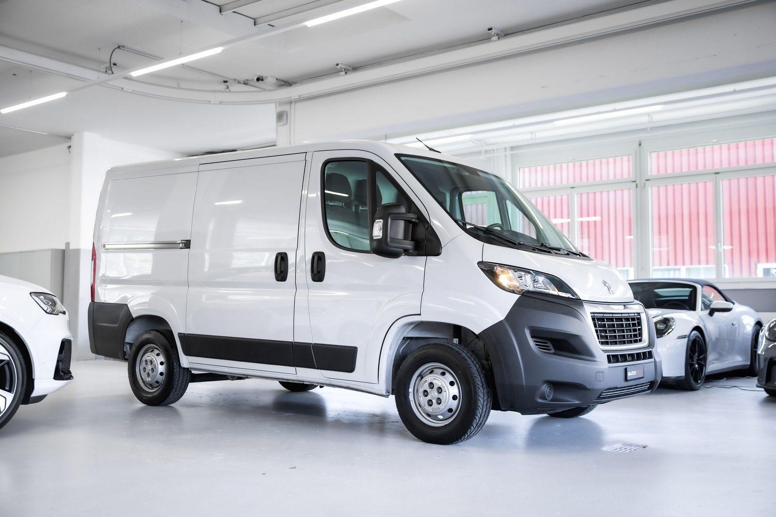 PEUGEOT Boxer 330 L1H1 2.2 BlueHDi 120 Premium S/S