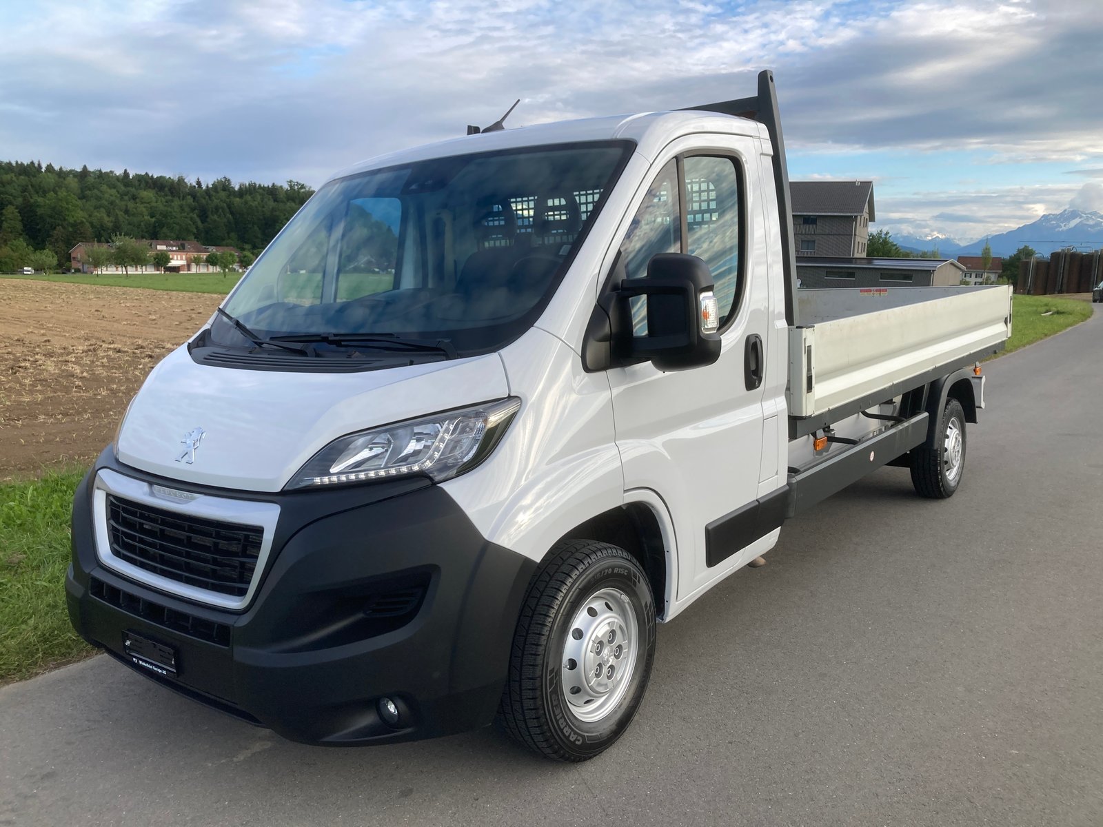 PEUGEOT Boxer 2.2 HDI 335 Pro L3 Brücke mit Anhängerkupplu