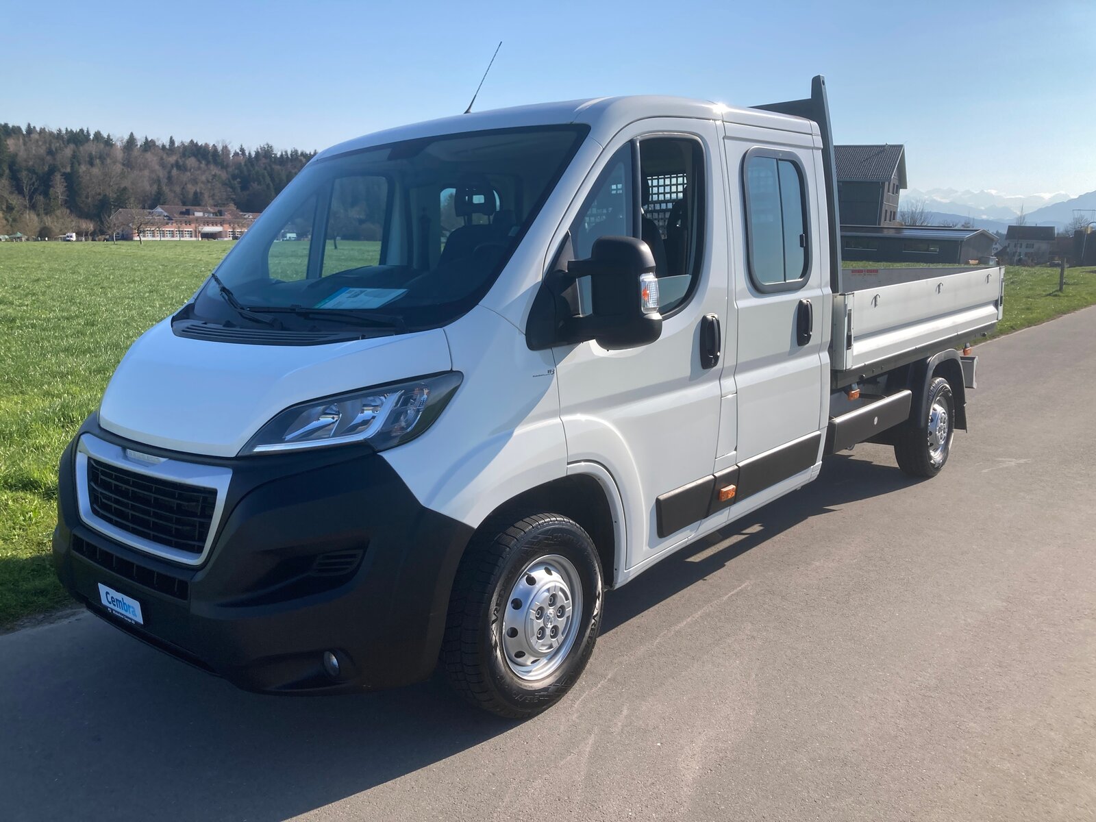 PEUGEOT Boxer 2.2 BlueHDI Doppelkabine mit Anhängerkupplung