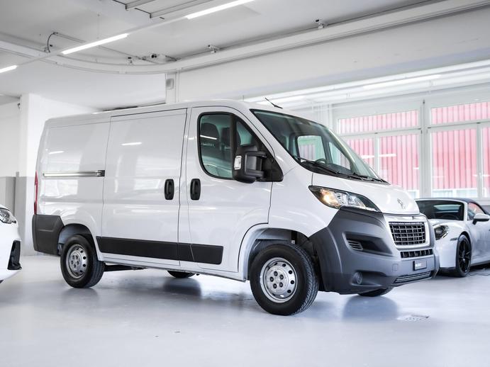 PEUGEOT Boxer 330 L1H1 2.2 BlueHDi 120 Premium S/S, Diesel, Second hand / Used, Manual