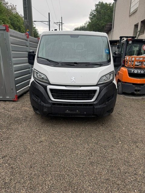 PEUGEOT Boxer 2.2 BlueHDi 140 Pro