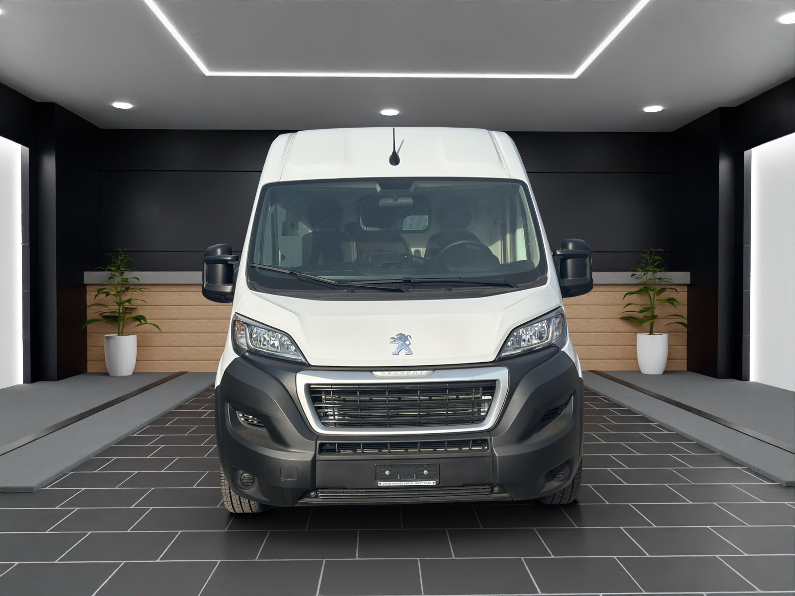 PEUGEOT Boxer 2.2 HDI 335 L2H2, Diesel, Ex-demonstrator, Manual - 2