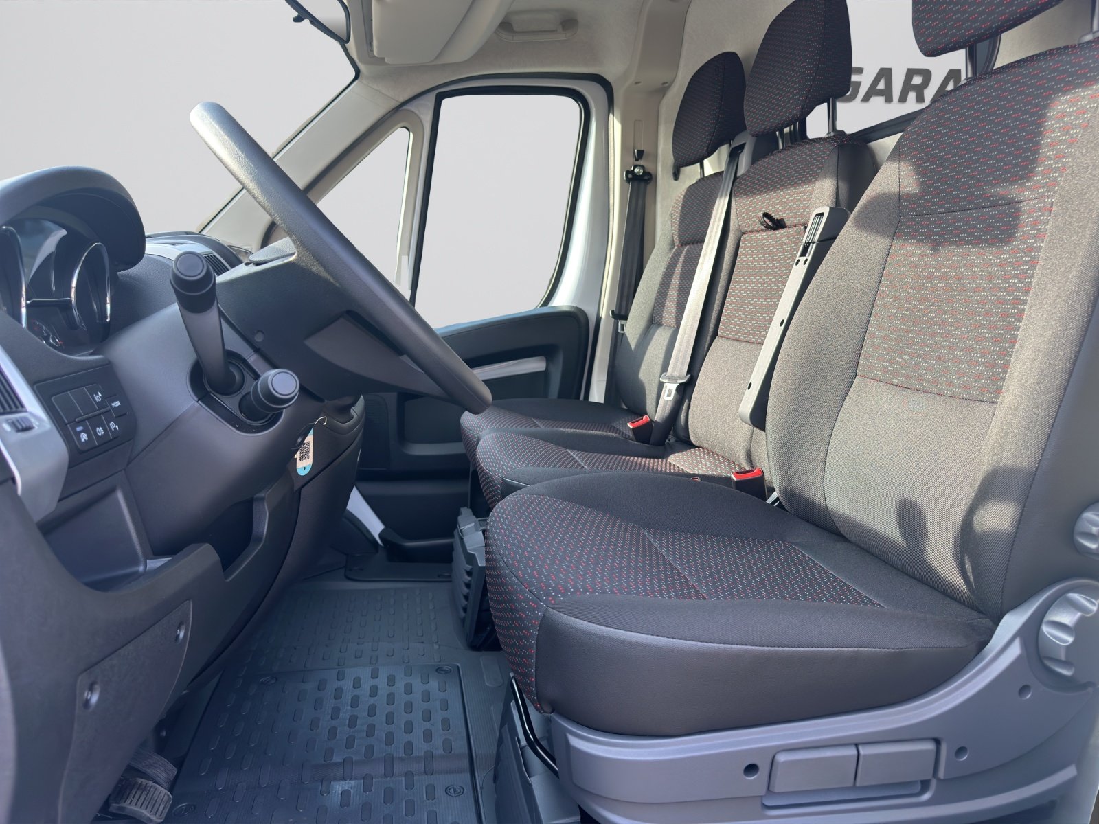 PEUGEOT Boxer 2.2 HDI 335 L2H2, Diesel, Ex-demonstrator, Manual - 5