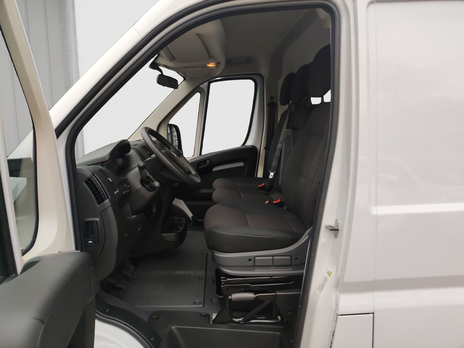 PEUGEOT BOXER 2.2 HDI 335 L2H2, Diesel, Ex-demonstrator, Manual - 5