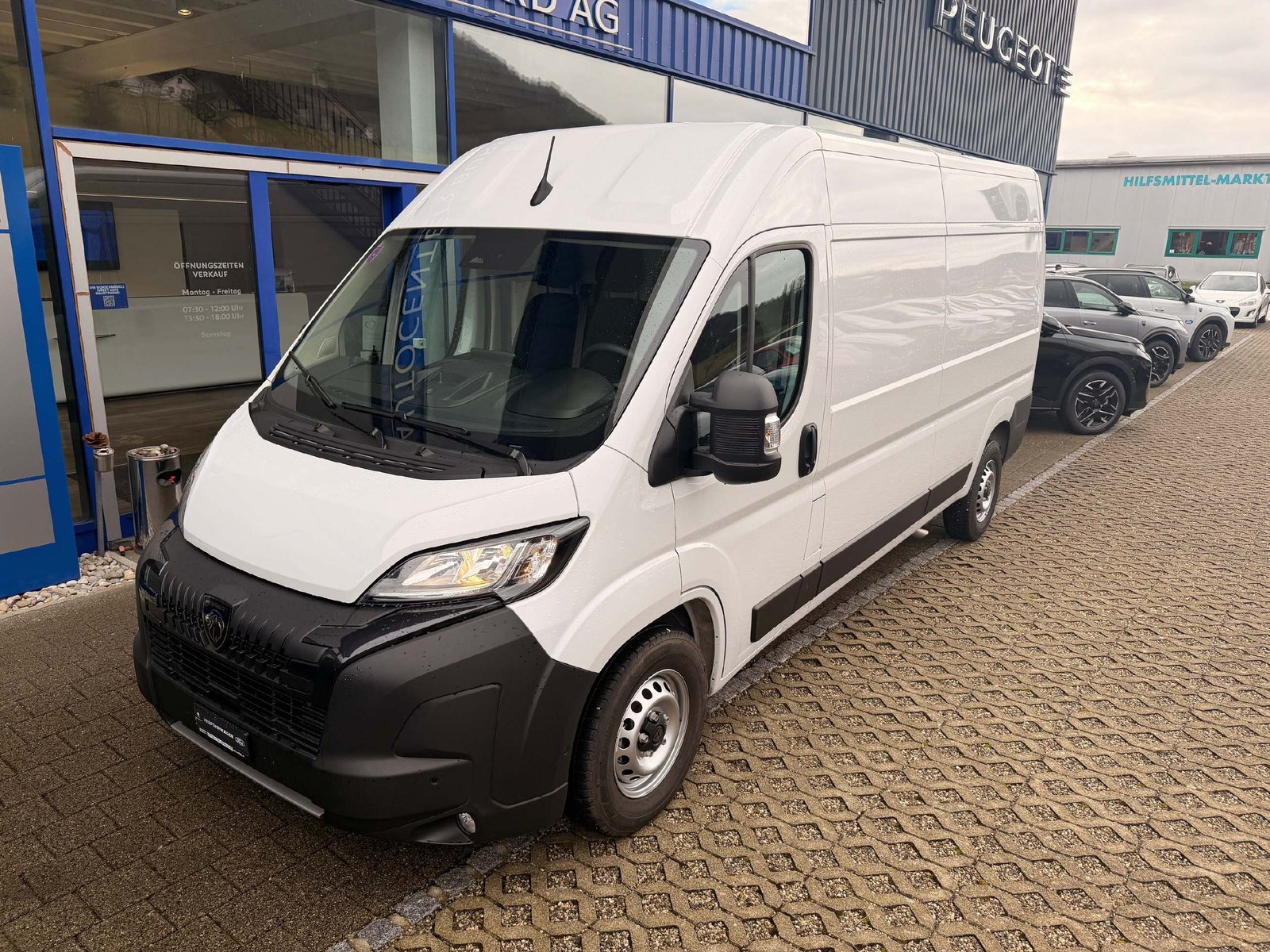 PEUGEOT Boxer Kaw. 435 L3H2 2.2 BlueHDi 140 S/S, Diesel, Vorführwagen, Handschaltung - 2