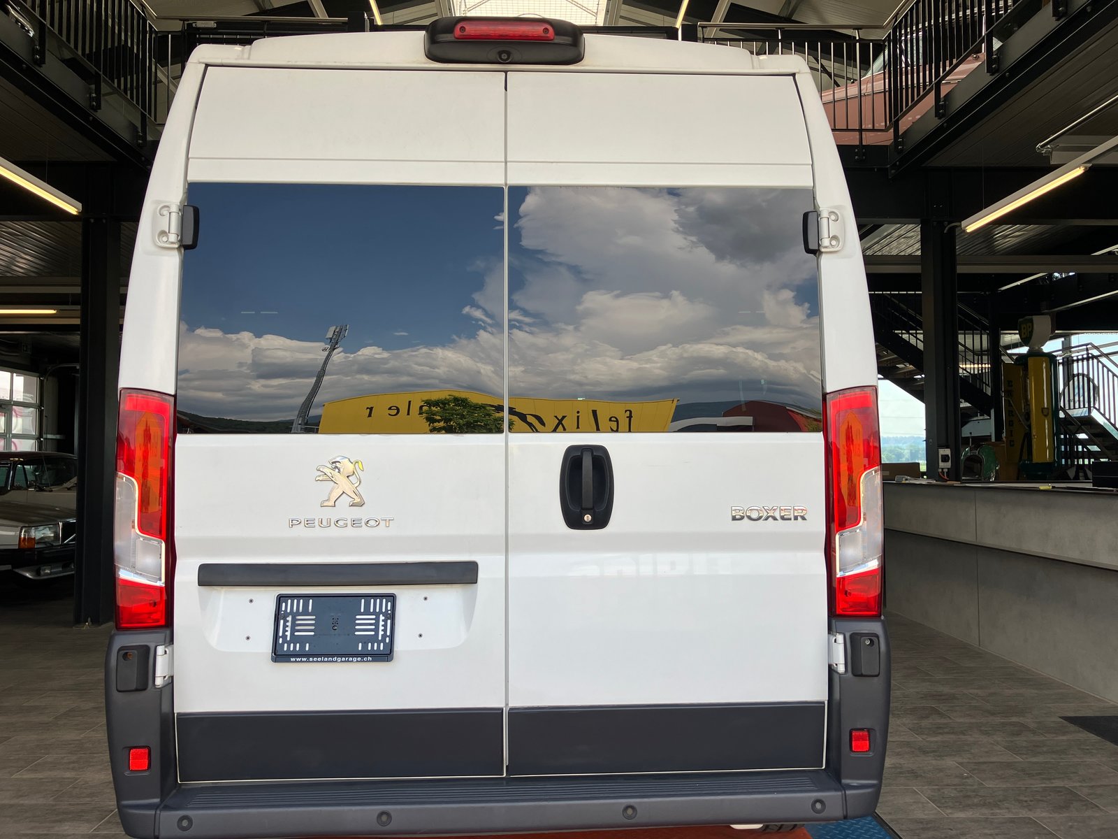 PEUGEOT Boxer 2.0 BlueHDI 333 Allure L2H2 9 Plätze, Diesel, Occasion / Gebraucht, Handschaltung - 4