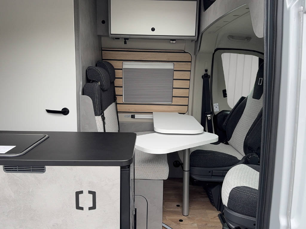 PEUGEOT Boxer 5.4 DF 3.5t L2H2 2.2BlueHDi 140 CROSSCAMP ADVTR, Diesel, Neuwagen, Automat - 5