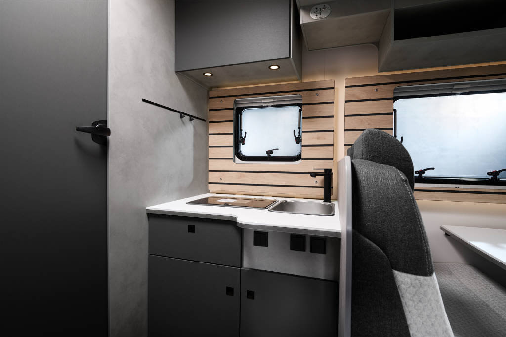 PEUGEOT Boxer 435 2.2 BlueHDi 140 S/S EXPDN 7.4 E Crosscamp, Diesel, Neuwagen, Automat - 6