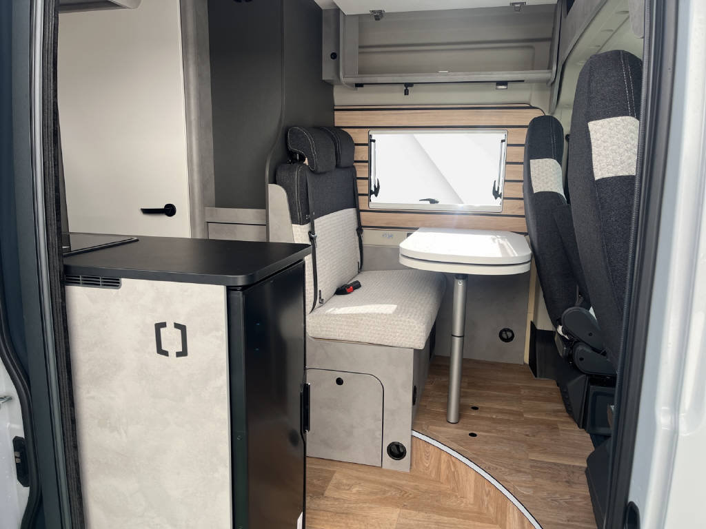 PEUGEOT CROSSCAMP ADVNTR 6.4 AT, Diesel, New car, Automatic - 7