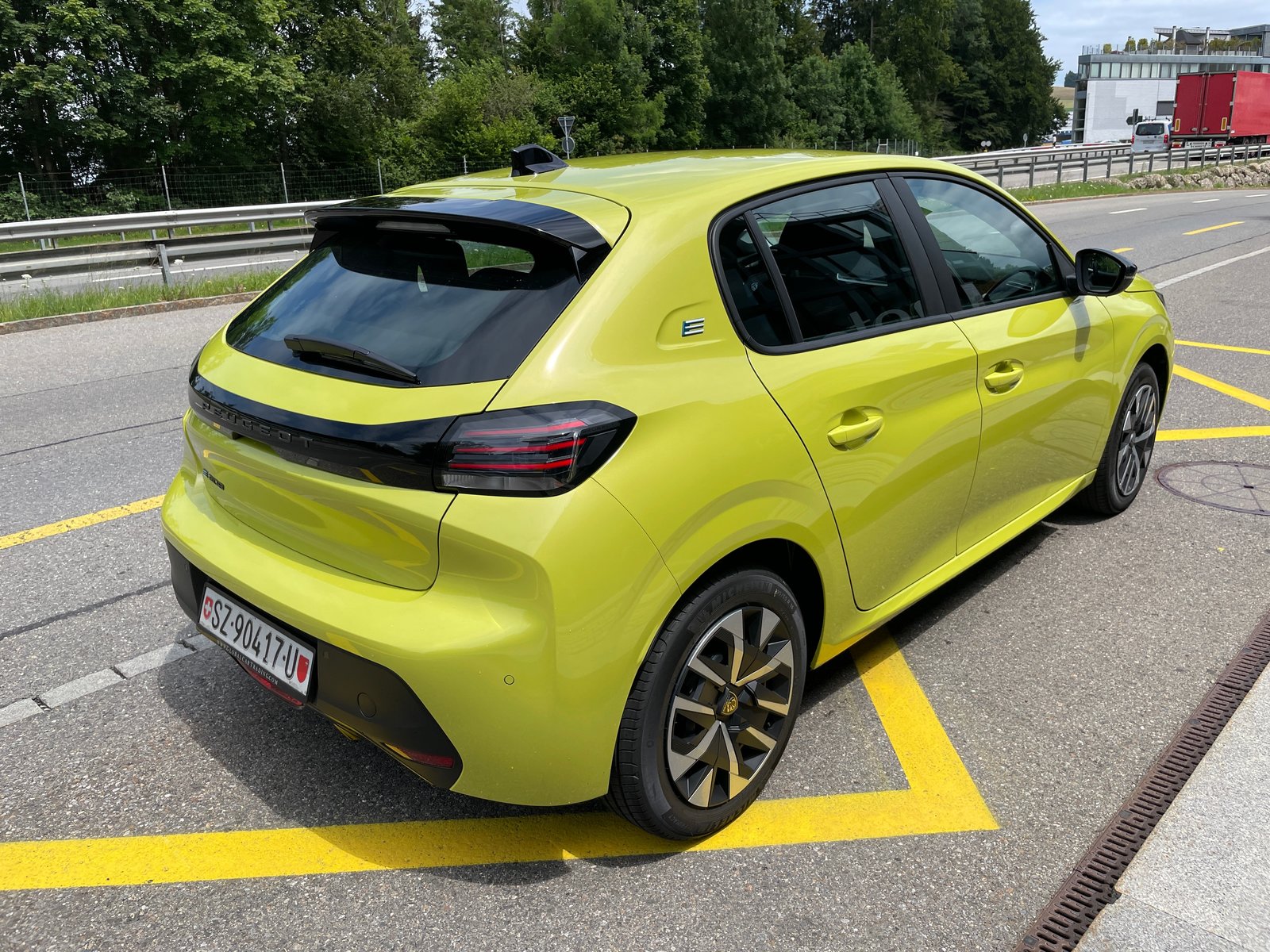 PEUGEOT E-208 Active Eleketromotor156 - Batterie 54kWh, Elettrica, Auto nuove, Automatico - 5