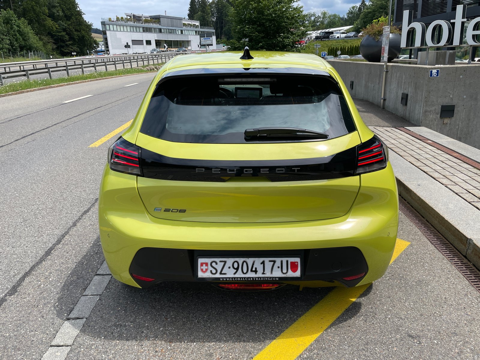 PEUGEOT E-208 Active Eleketromotor156 - Batterie 54kWh, Elettrica, Auto nuove, Automatico - 6