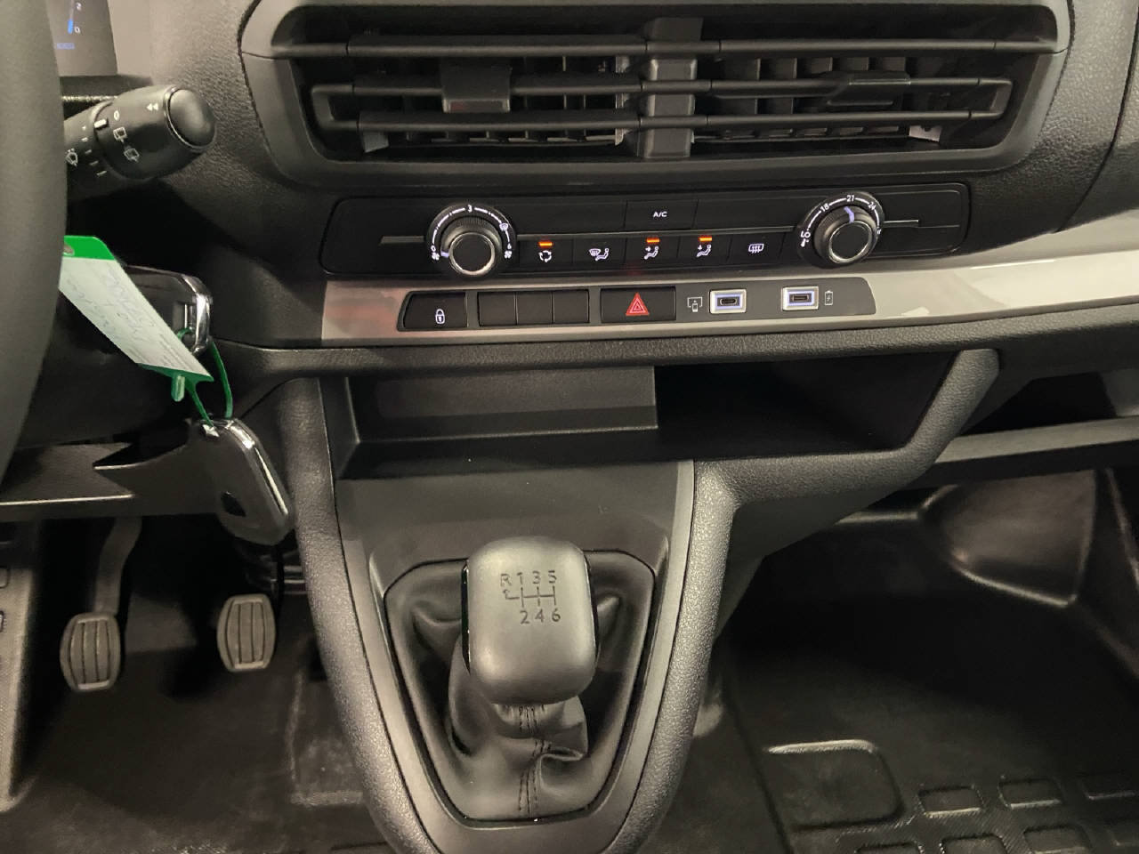 PEUGEOT Expert DKaw. Long vert.va. 2.0 BlueHDi 145, Diesel, Voiture nouvelle, Manuelle - 7