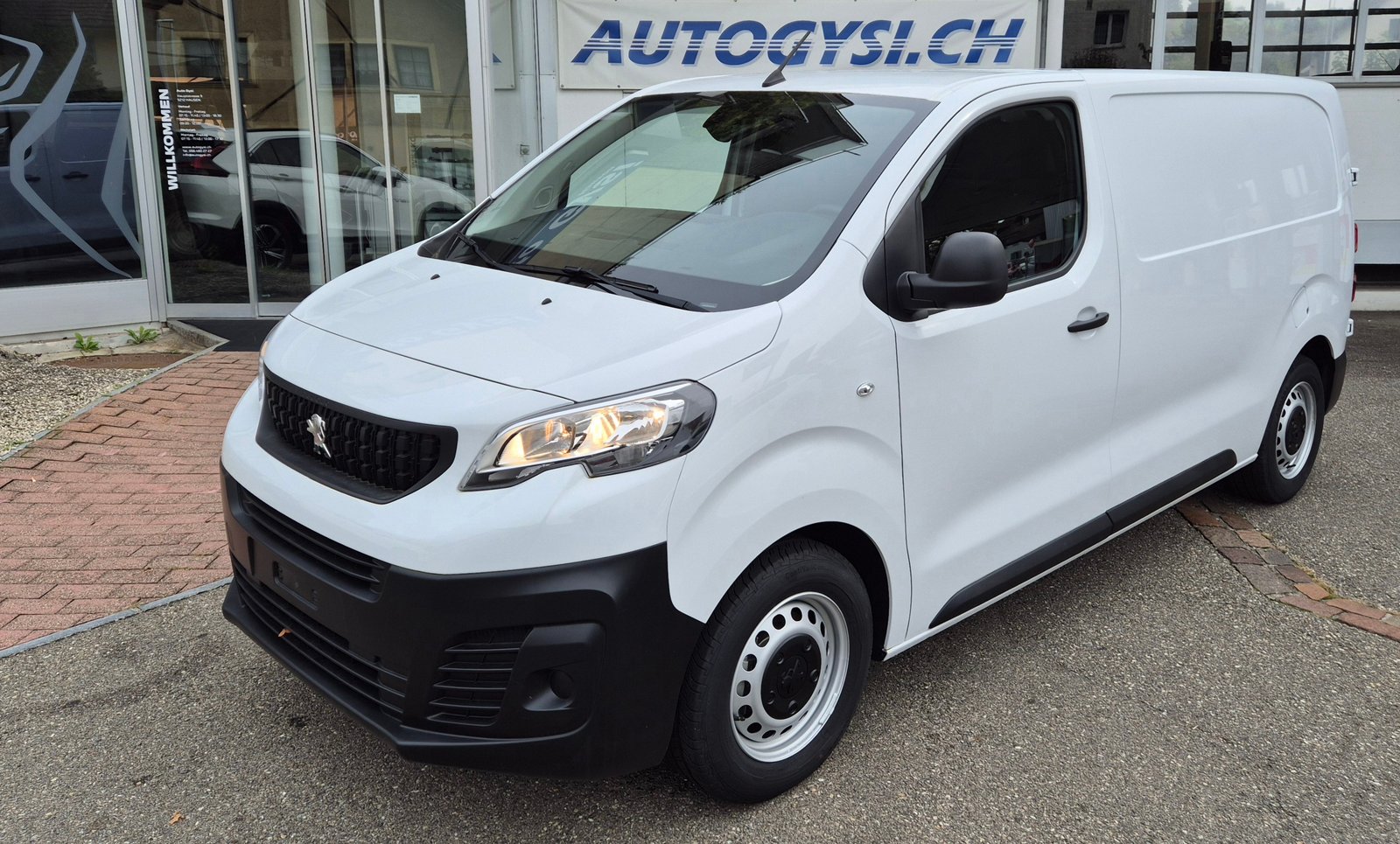PEUGEOT Expert 50 KWh Standard
