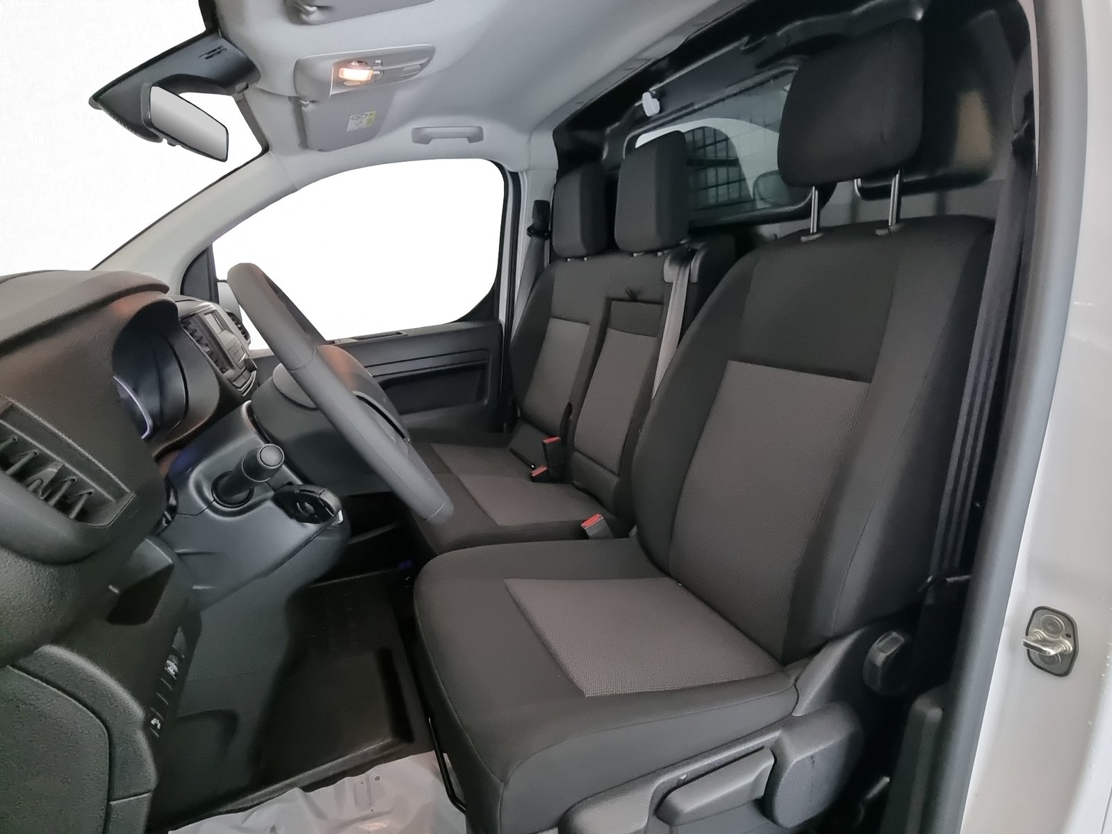 PEUGEOT e-Expert Premium 50 KWh Standard L2 Glastüren, Électrique, Voiture nouvelle, Automatique - 6