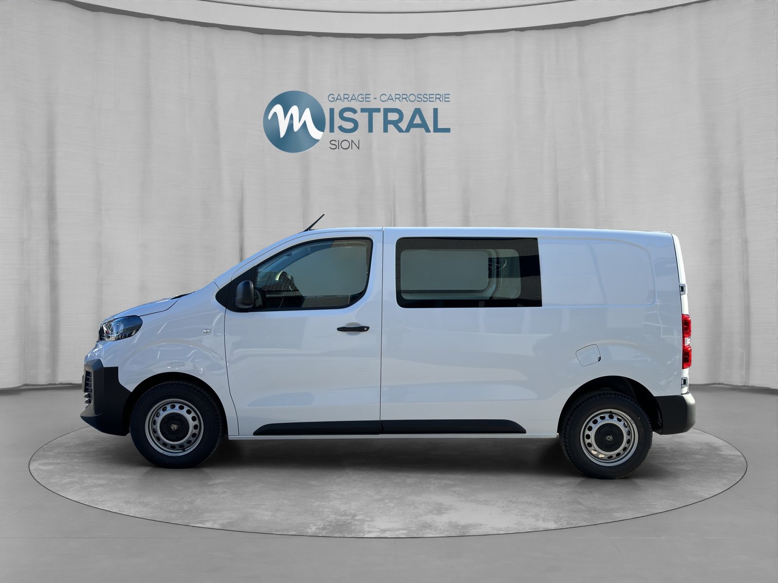 PEUGEOT Expert 2.0 BlueHDi 145 SS Standard, Diesel, New car, Manual - 2