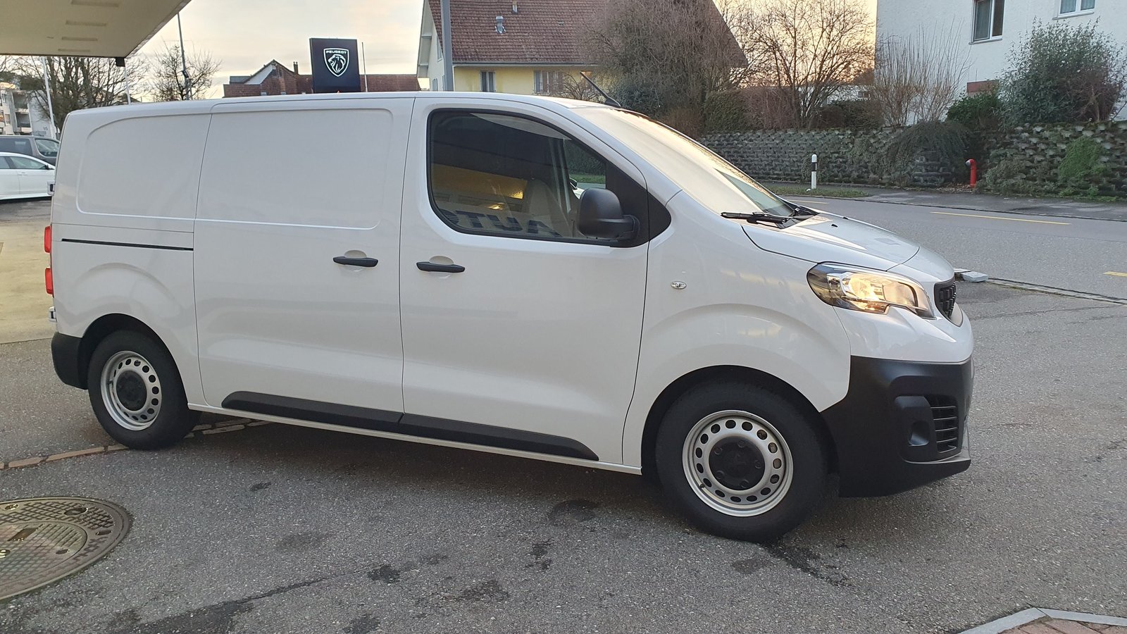 PEUGEOT Expert 50 KWh Long, Électrique, Voiture nouvelle, Automatique - 5