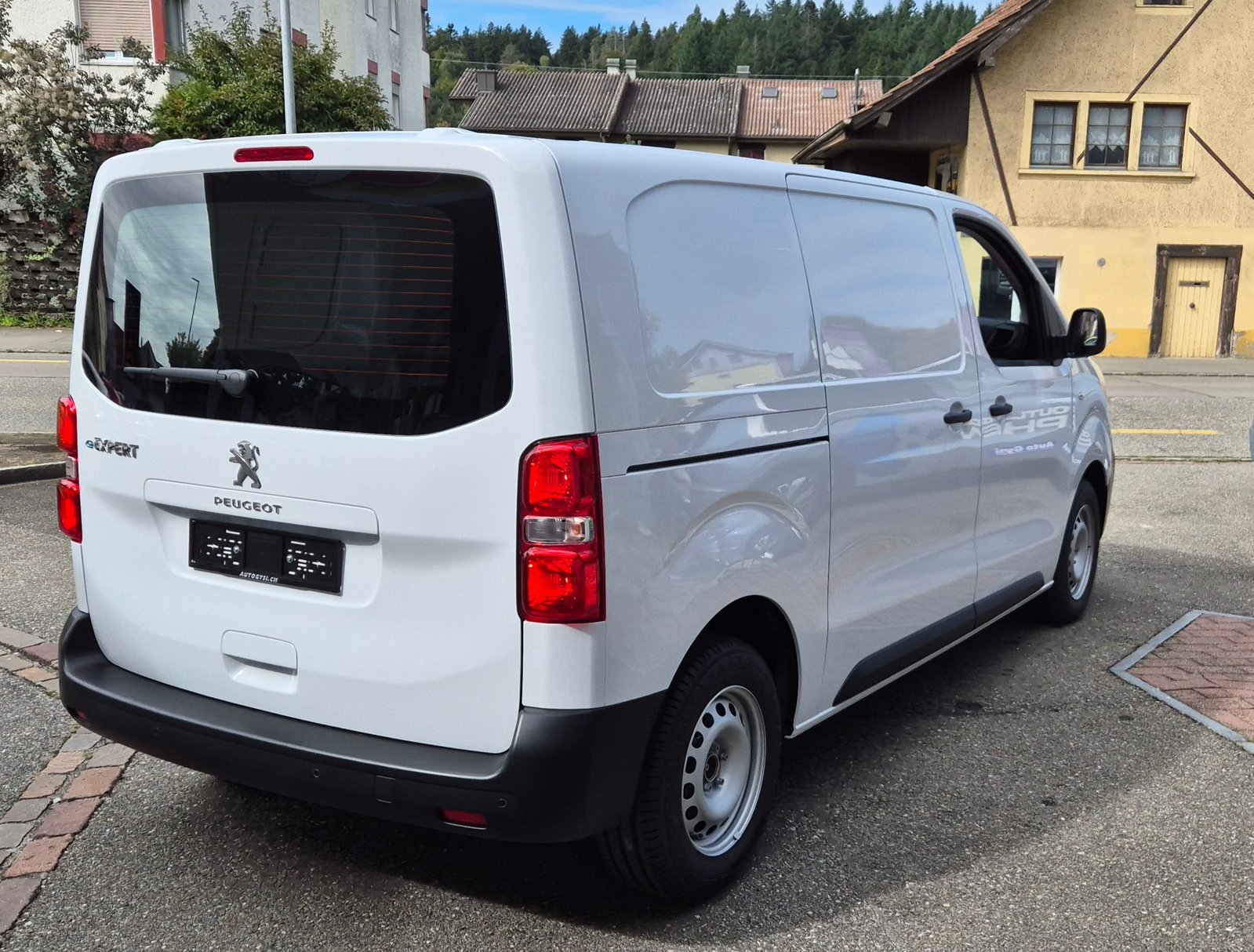 PEUGEOT e-Expert 50 KWh Standard Helvetia, Electric, New car, Automatic - 3