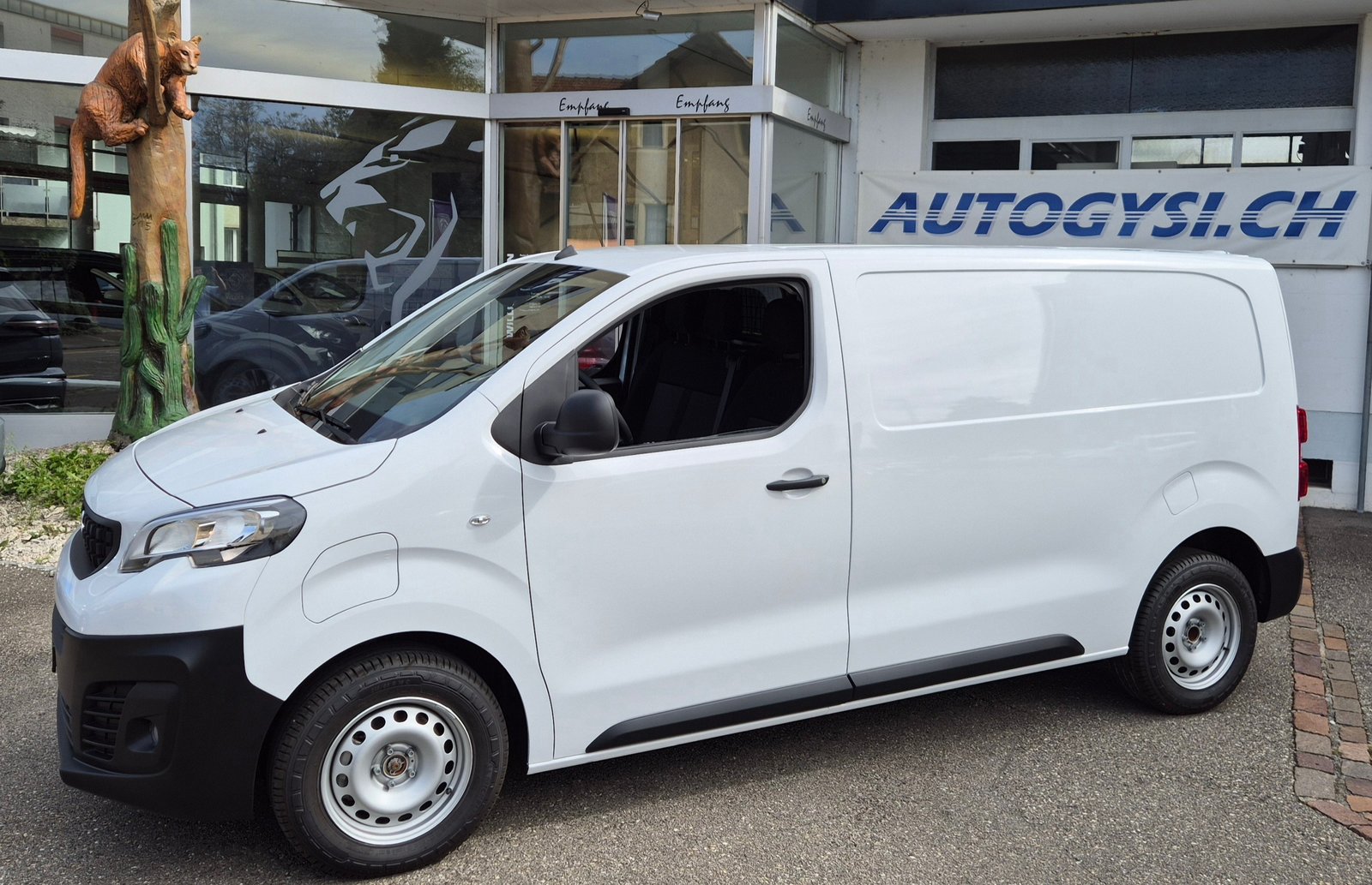 PEUGEOT e-Expert 50KWh Long Helvetia, Electric, New car, Automatic - 5