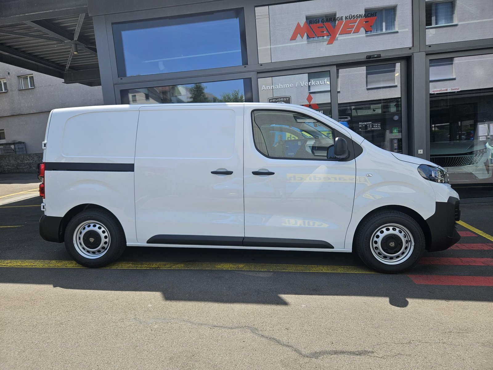 PEUGEOT Expert Kaw. Standard 2.2 BlueHDi 150 S/S, Diesel, Auto nuove, Automatico - 2
