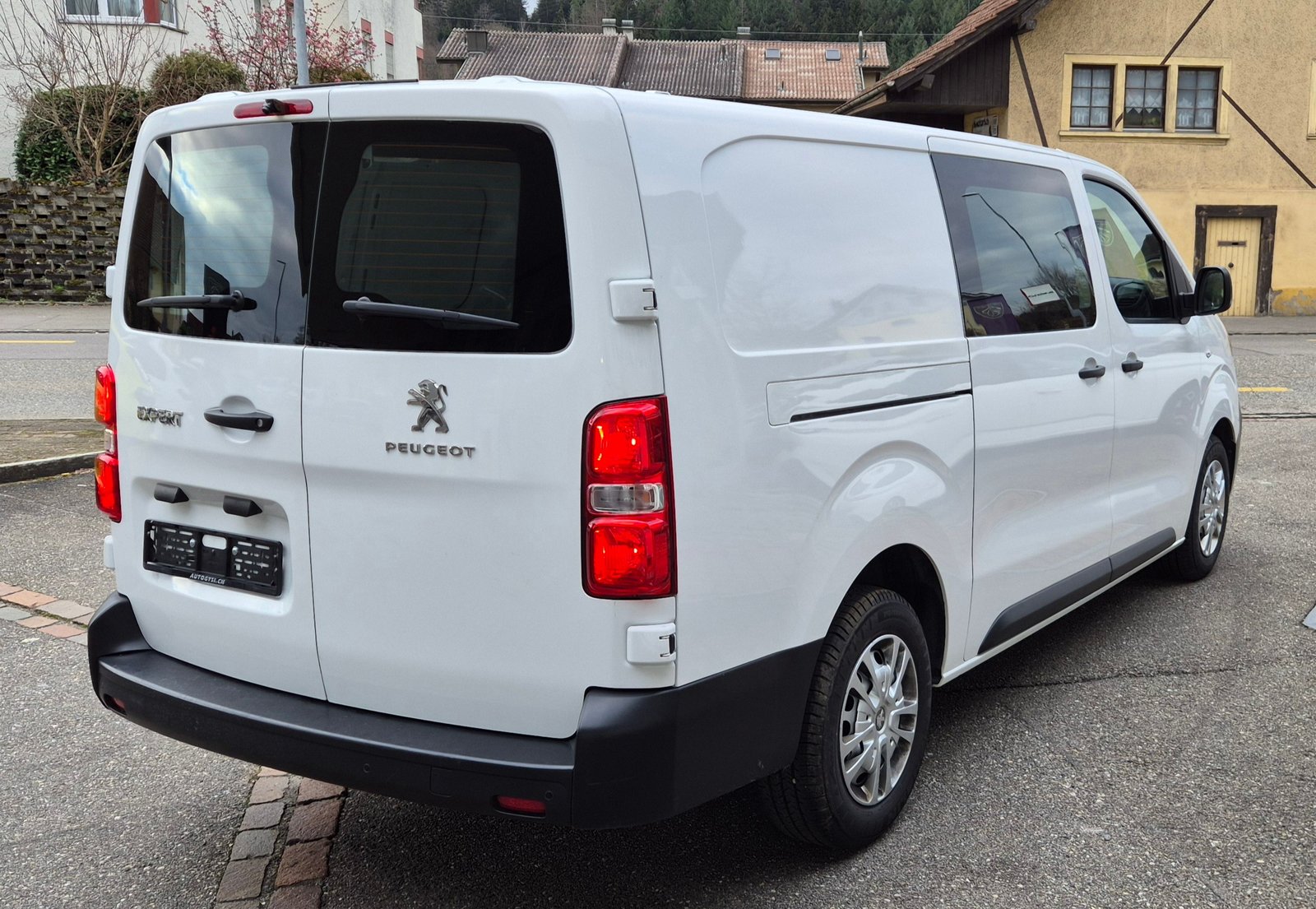 PEUGEOT Expert 2.0 SwissCamion+ Long, Diesel, Occasion / Gebraucht, Automatik - 3