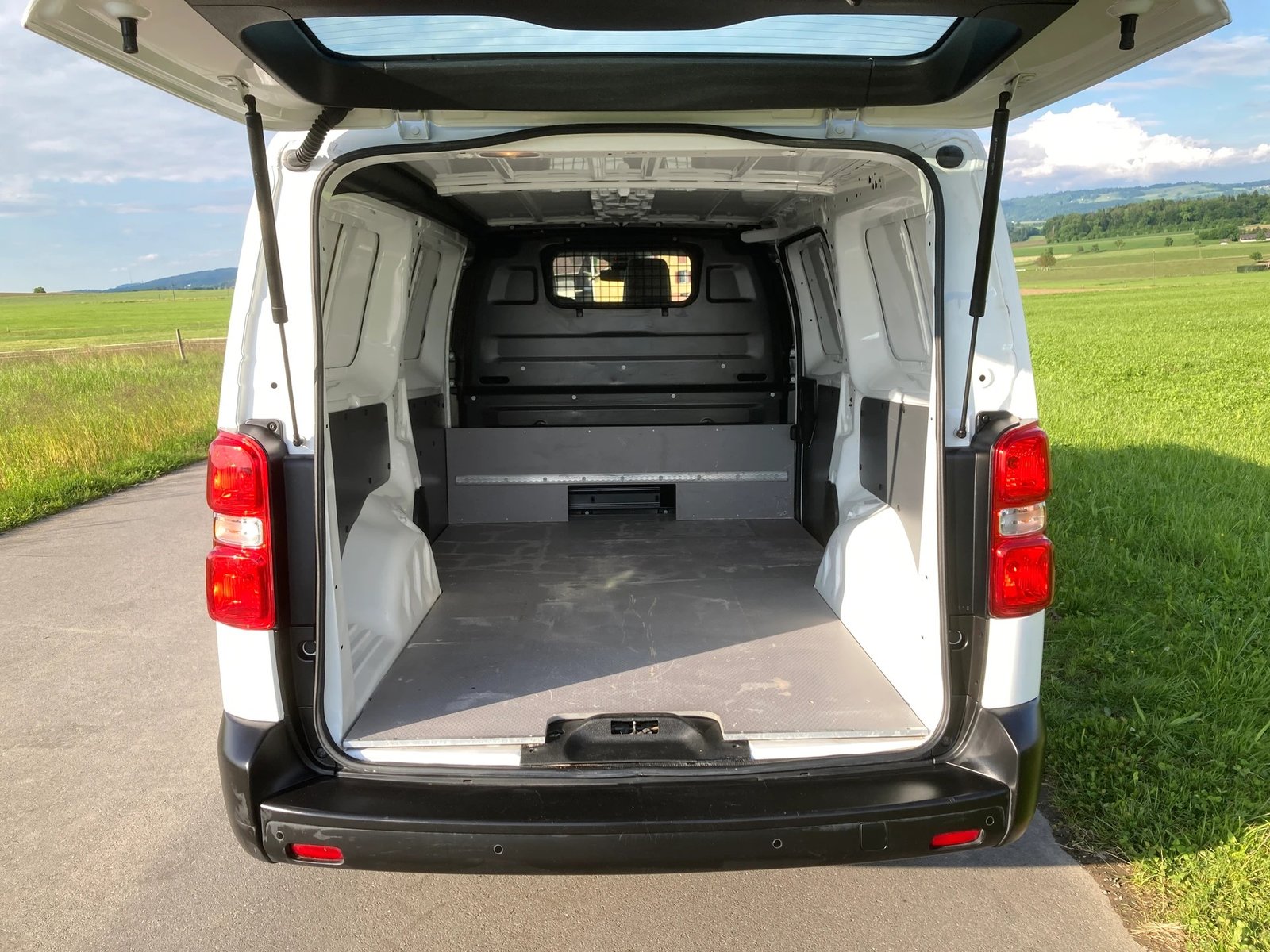 PEUGEOT Expert 2.0 BlueHDi 120 SS Active Long **Nutzlast 1'2, Diesel, Occasion / Gebraucht, Handschaltung - 6