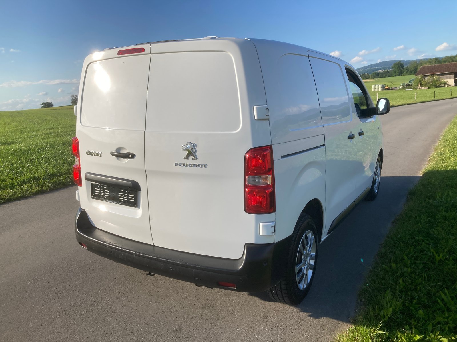 PEUGEOT Expert 2.0 BlueHDi 180 SS Allure Compact EAT8 mit An, Diesel, Occasion / Gebraucht, Automatik - 3