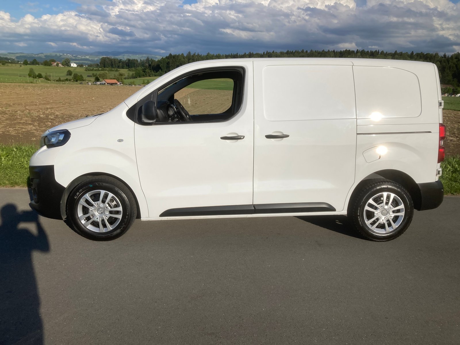 PEUGEOT Expert 2.0 BlueHDi 180 SS Allure Compact EAT8 mit An, Diesel, Occasion / Gebraucht, Automatik - 5