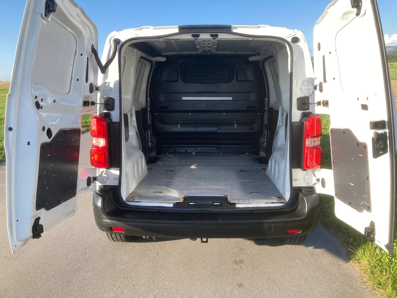PEUGEOT Expert 2.0 BlueHDi 180 SS Allure Compact EAT8 mit An, Diesel, Occasioni / Usate, Automatico - 6